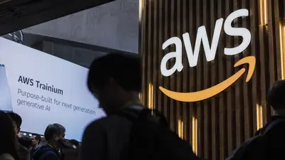 AWS Trainium 기술 행사장을 표현한 기사 대표 이미지